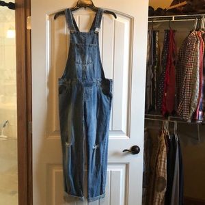 Lulu’s denim overalls 💕
